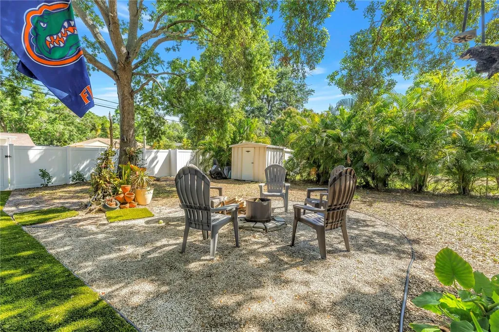 201 35th Avenue NE St Petersburg FL 33704