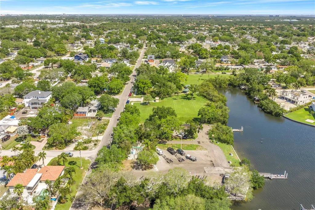201 35th Avenue NE St Petersburg FL 33704