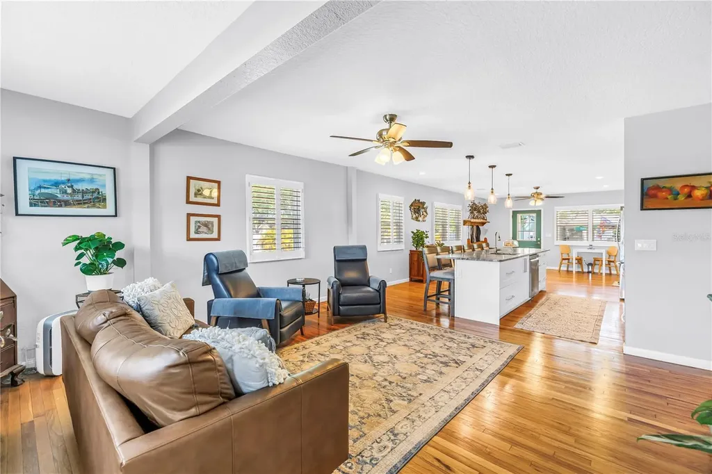 201 35th Avenue NE St Petersburg FL 33704