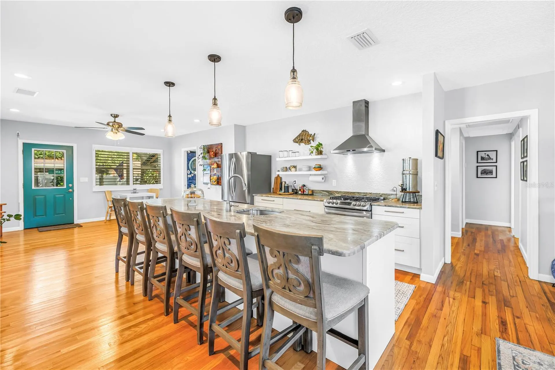 201 35th Avenue NE St Petersburg FL 33704