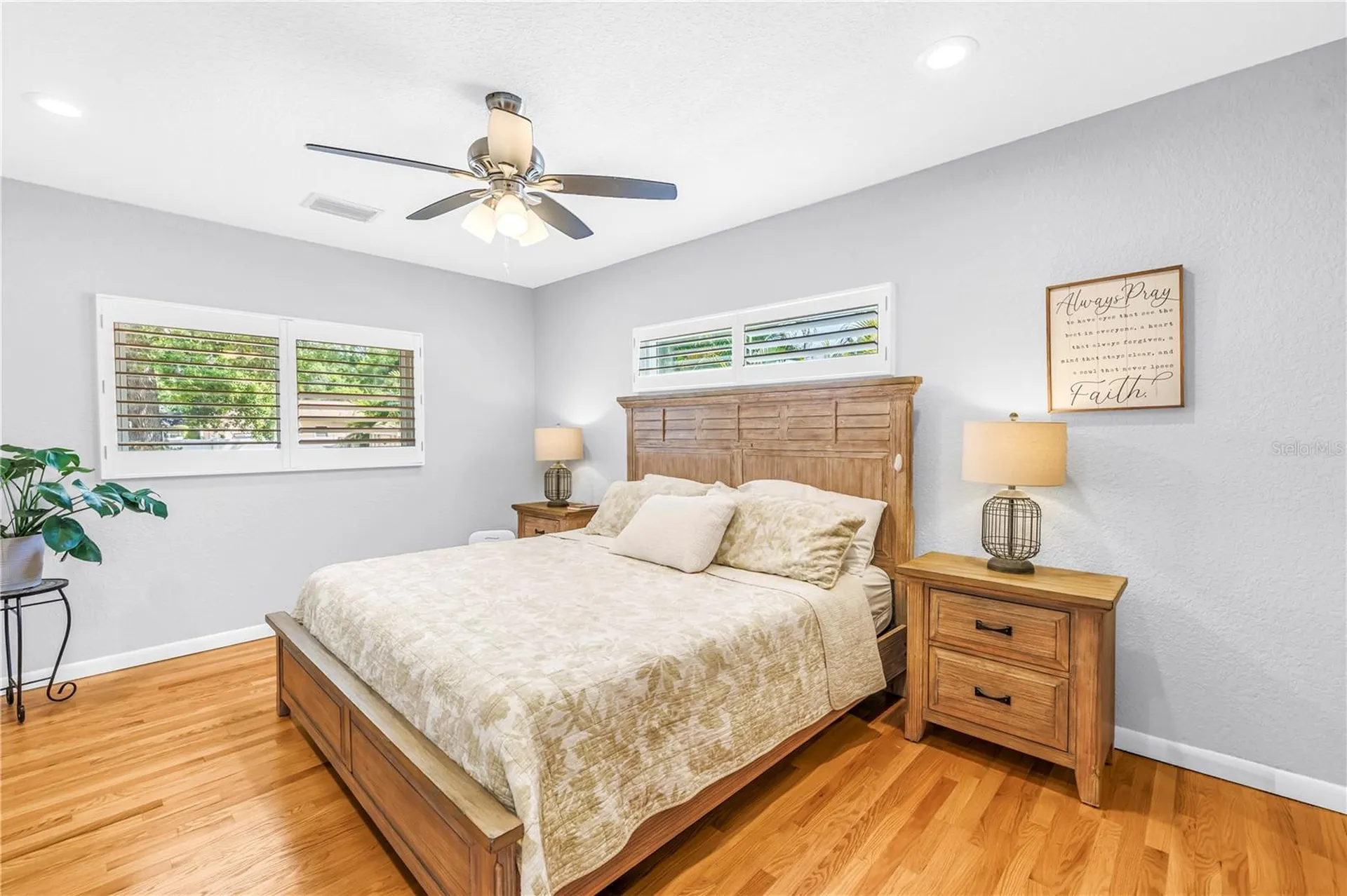 201 35th Avenue NE St Petersburg FL 33704