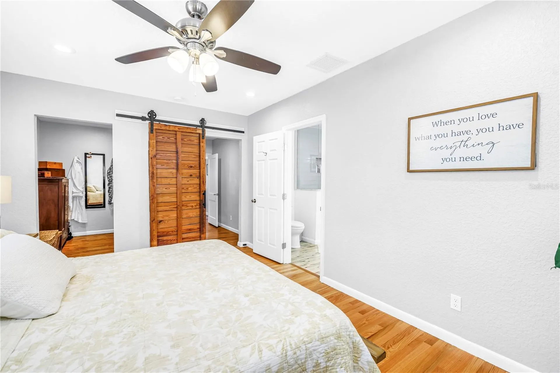 201 35th Avenue NE St Petersburg FL 33704