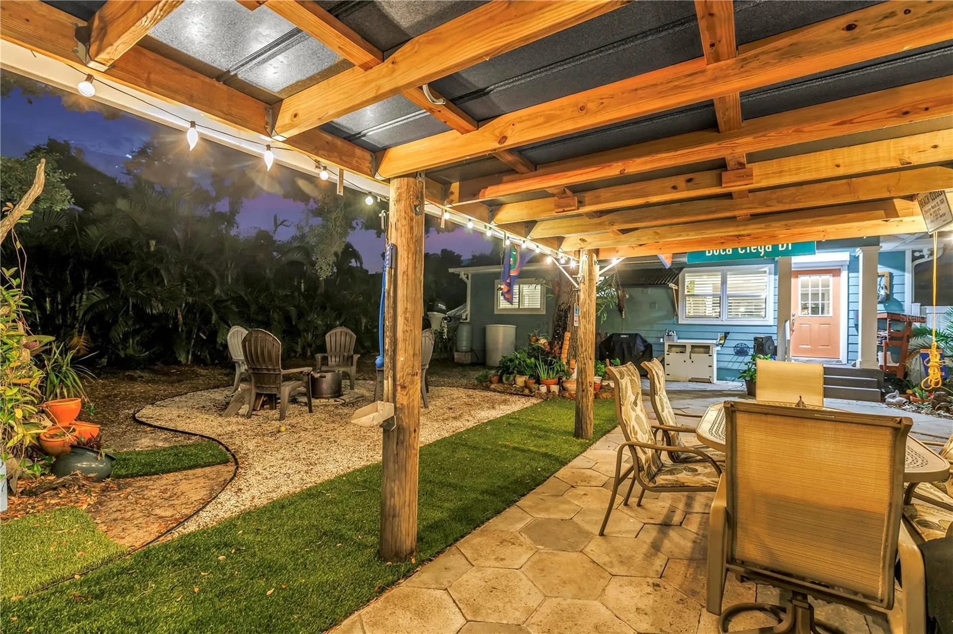 201 35th Avenue NE St Petersburg FL 33704