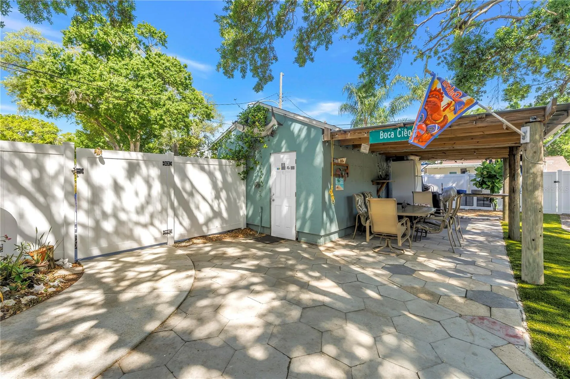 201 35th Avenue NE St Petersburg FL 33704