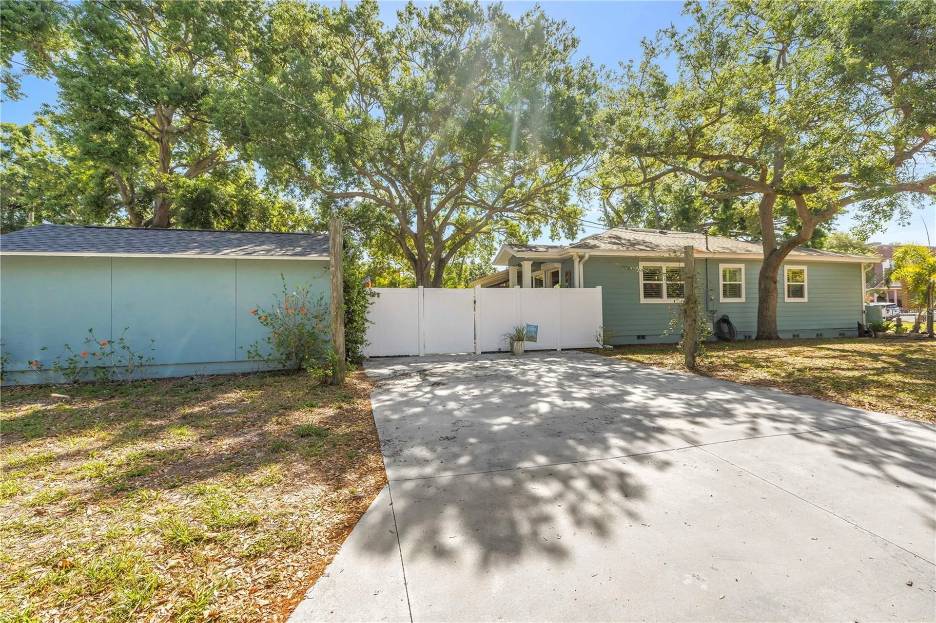 201 35th Avenue NE St Petersburg FL 33704