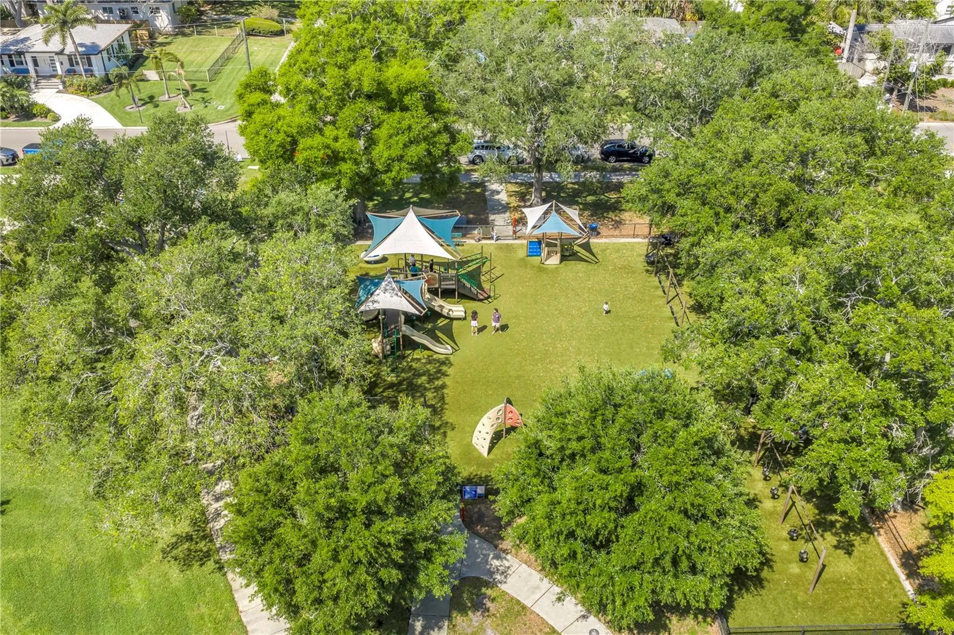 201 35th Avenue NE St Petersburg FL 33704