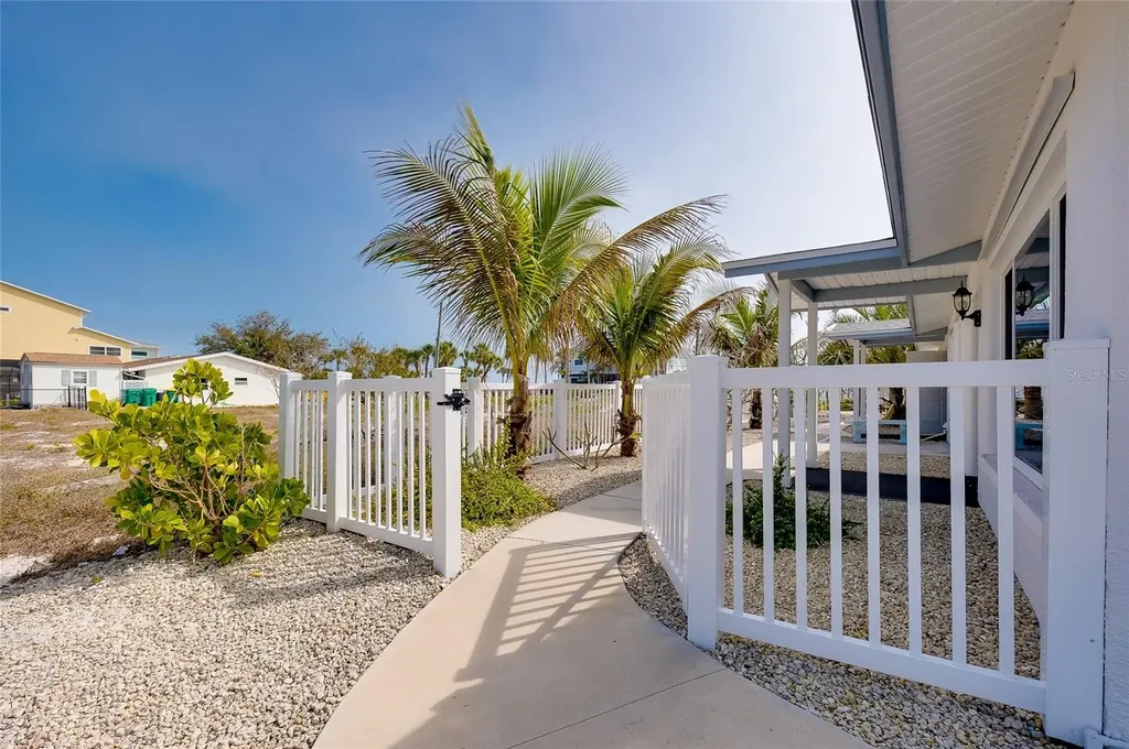 170 Mockingbird Lane Englewood FL 34223