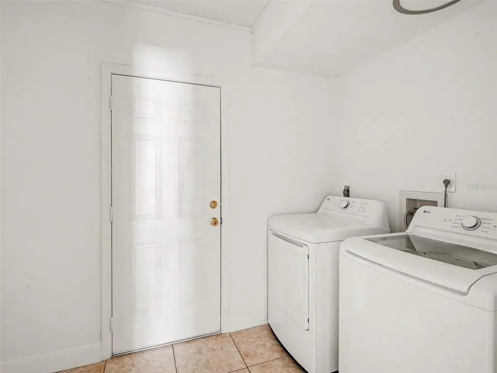 822 Diane Circle Englewood FL 34223