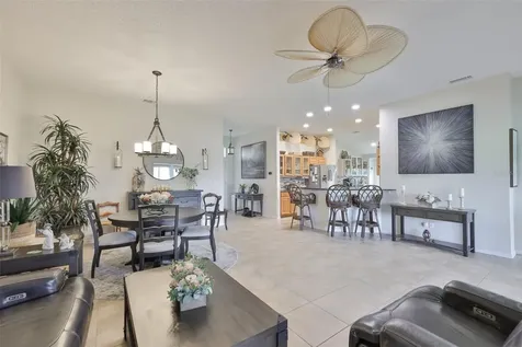 2261 Brookfield Greens Circle Sun City Center FL 33573