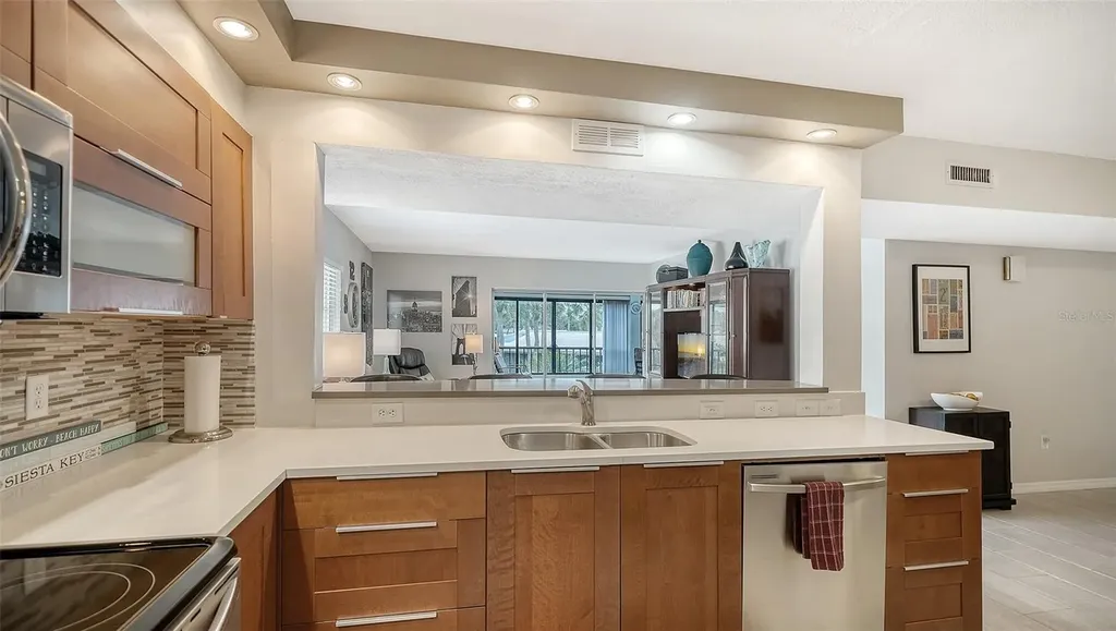 225 Hourglass Way Sarasota FL 34242