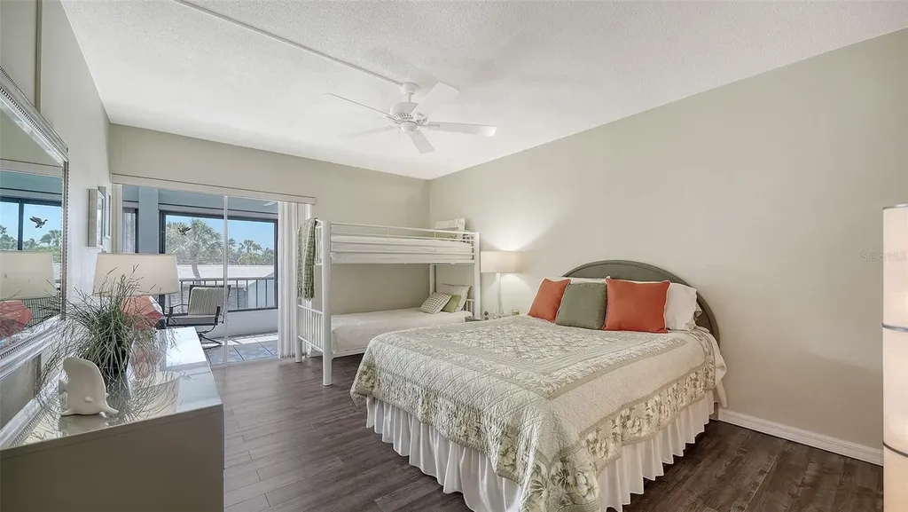 225 Hourglass Way Sarasota FL 34242