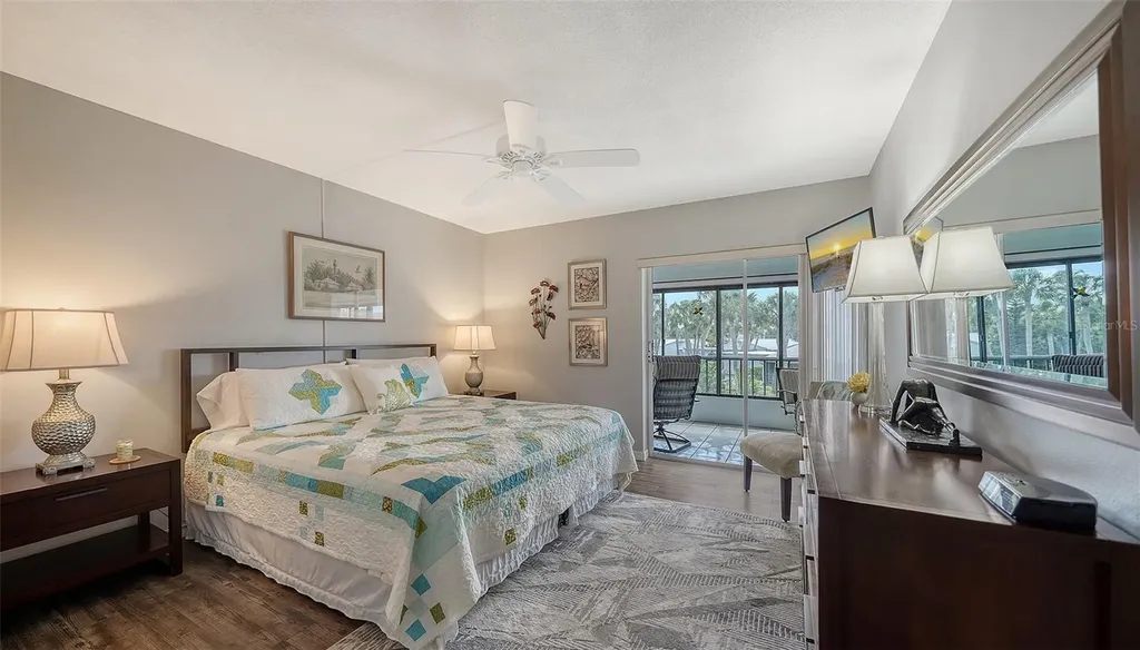 225 Hourglass Way Sarasota FL 34242