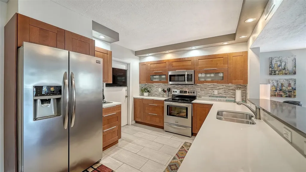 225 Hourglass Way Sarasota FL 34242