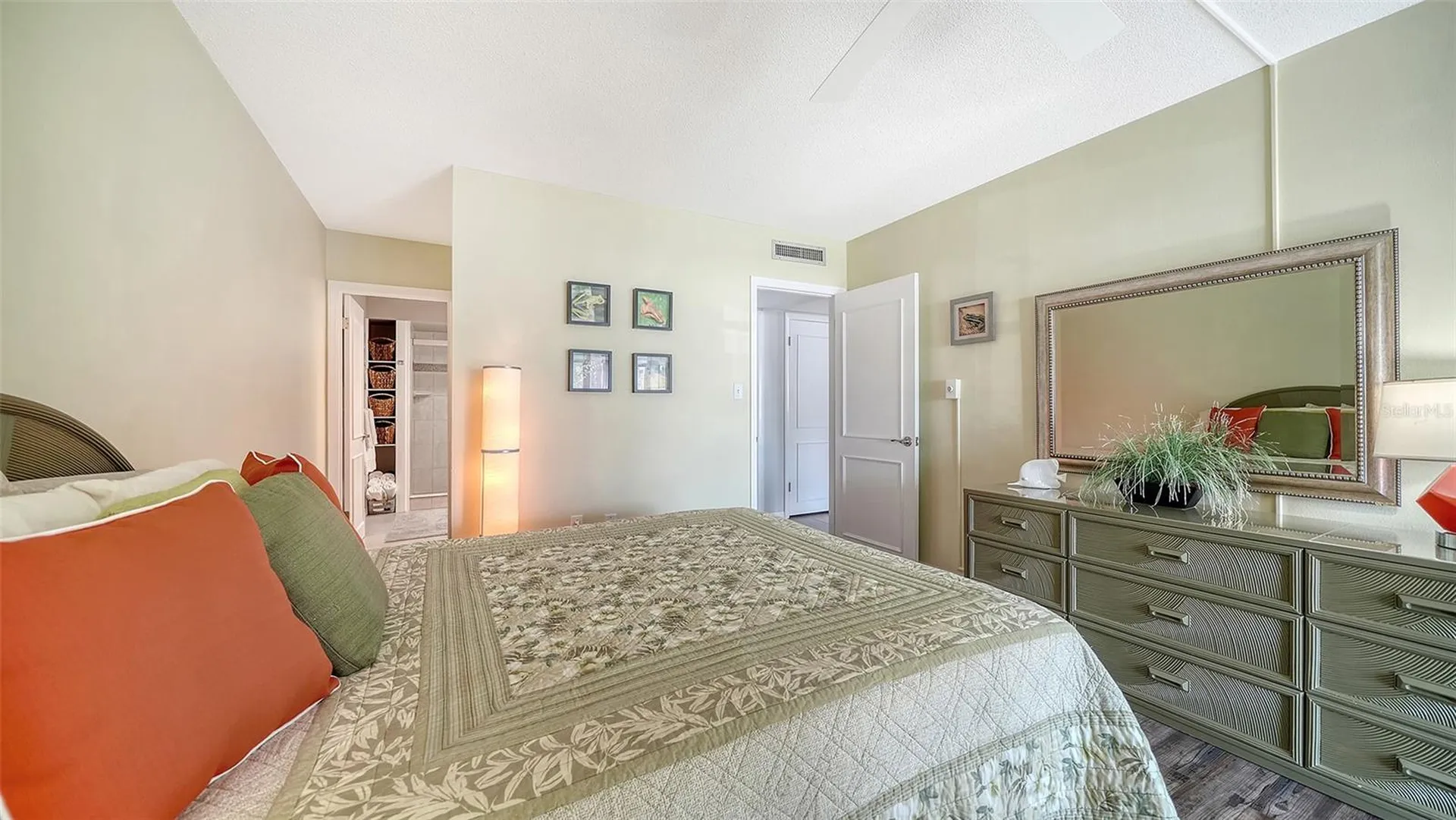 225 Hourglass Way Sarasota FL 34242