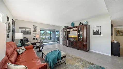 225 Hourglass Way Sarasota FL 34242
