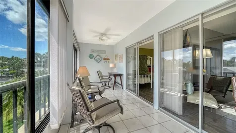 225 Hourglass Way Sarasota FL 34242