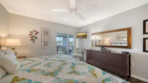 225 Hourglass Way Sarasota FL 34242