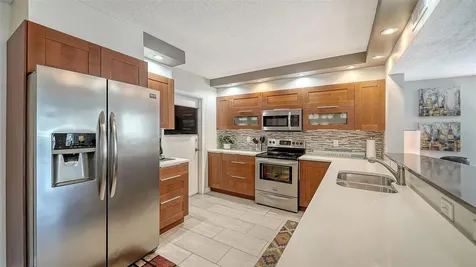 225 Hourglass Way Sarasota FL 34242