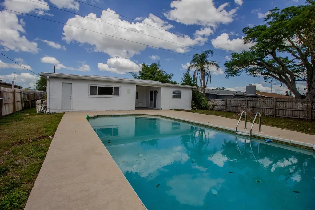 10760 62nd Avenue Seminole FL 33772