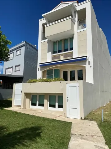 14 Peninsula De San Juan Street Humacao PR 00791