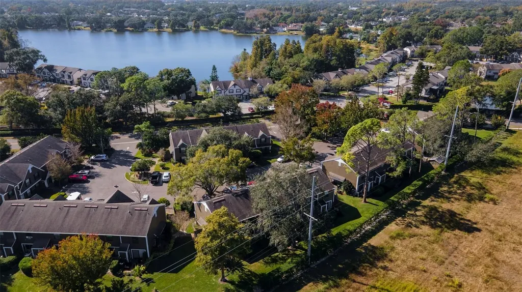 16545 Lake Brigadoon Circle Tampa FL 33618