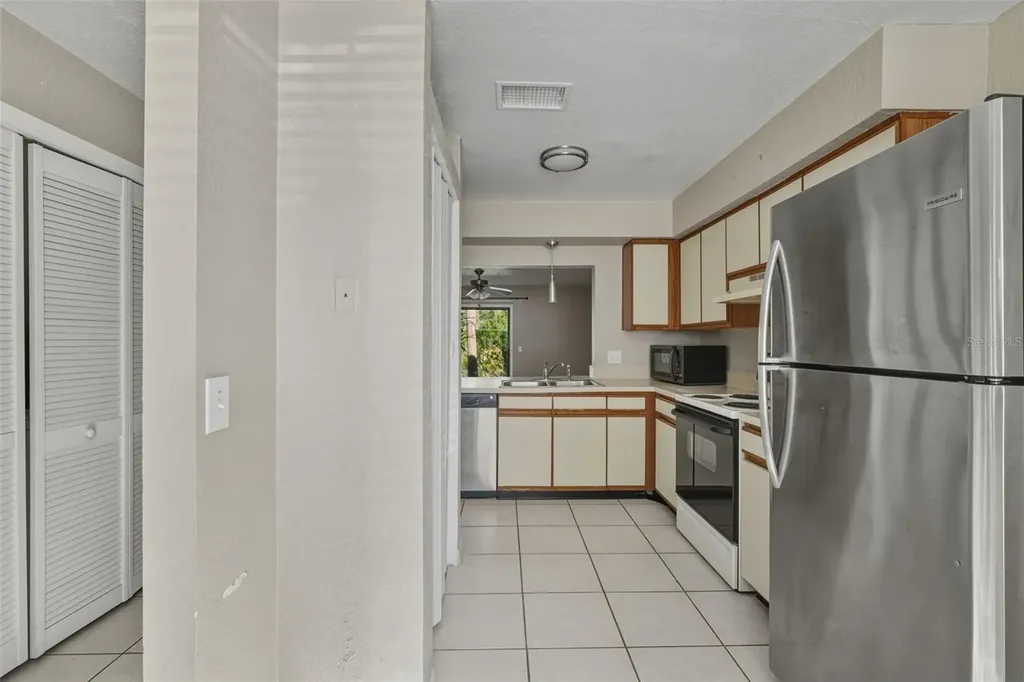 16545 Lake Brigadoon Circle Tampa FL 33618