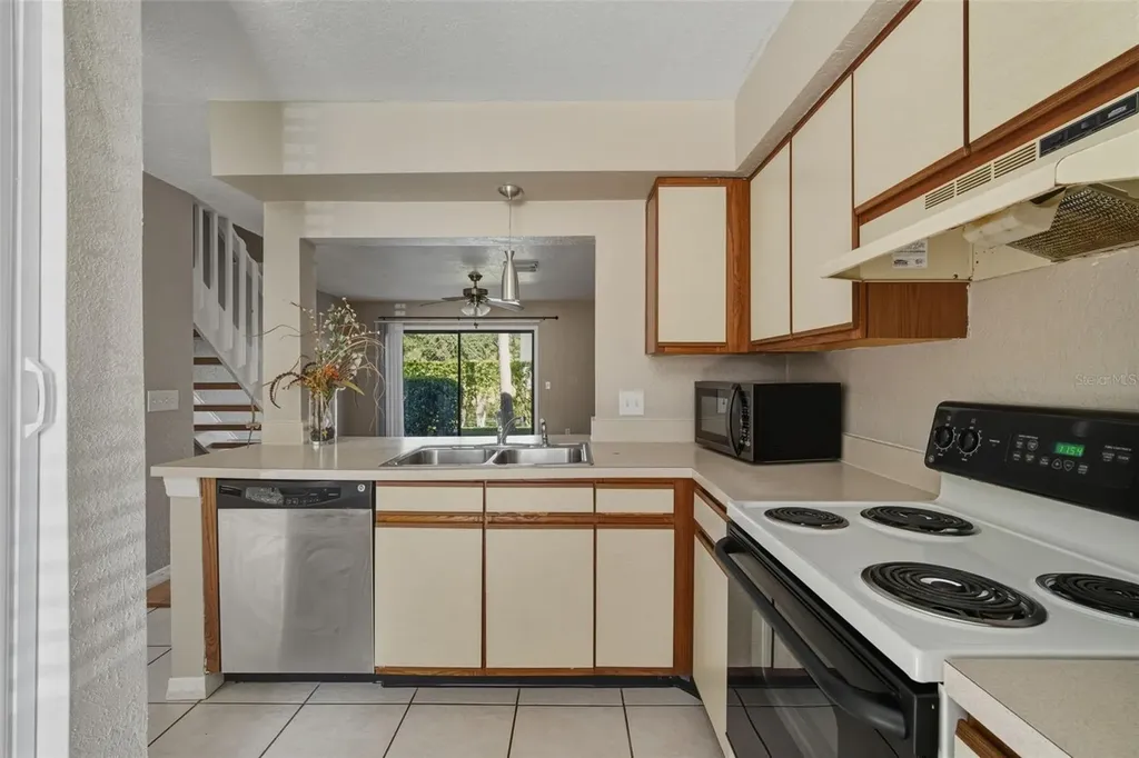 16545 Lake Brigadoon Circle Tampa FL 33618