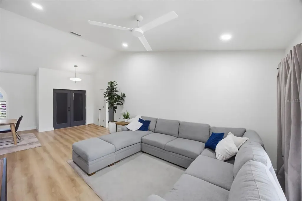 2212 Lake Bay Way Brandon FL 33511