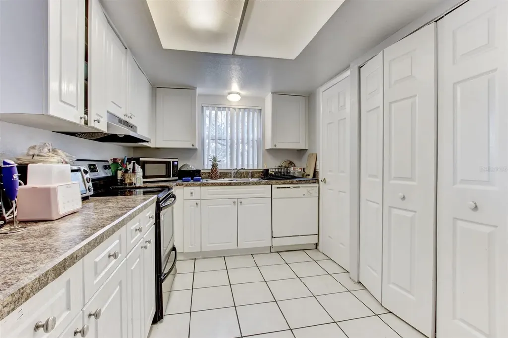 9908 Sweepstakes Lane Orlando FL 32837