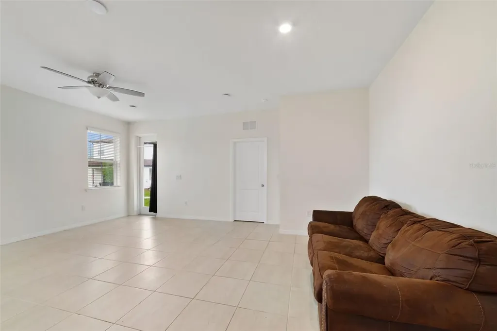 4371 Creek Cove Lane Kissimmee FL 34744