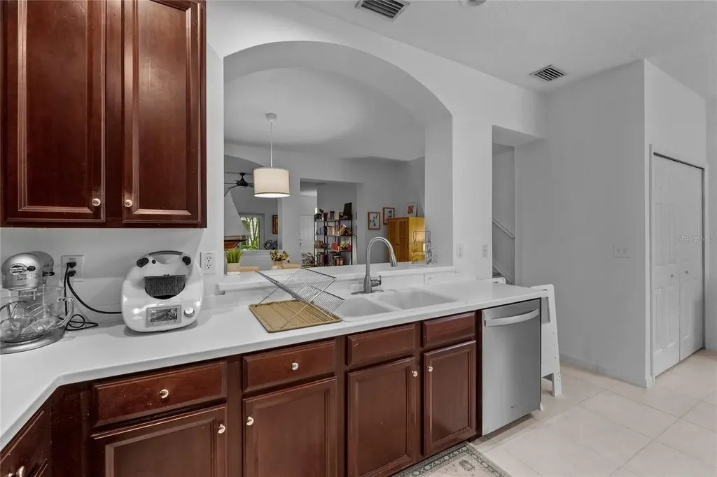 9410 Georgian Park Lane Tampa FL 33626