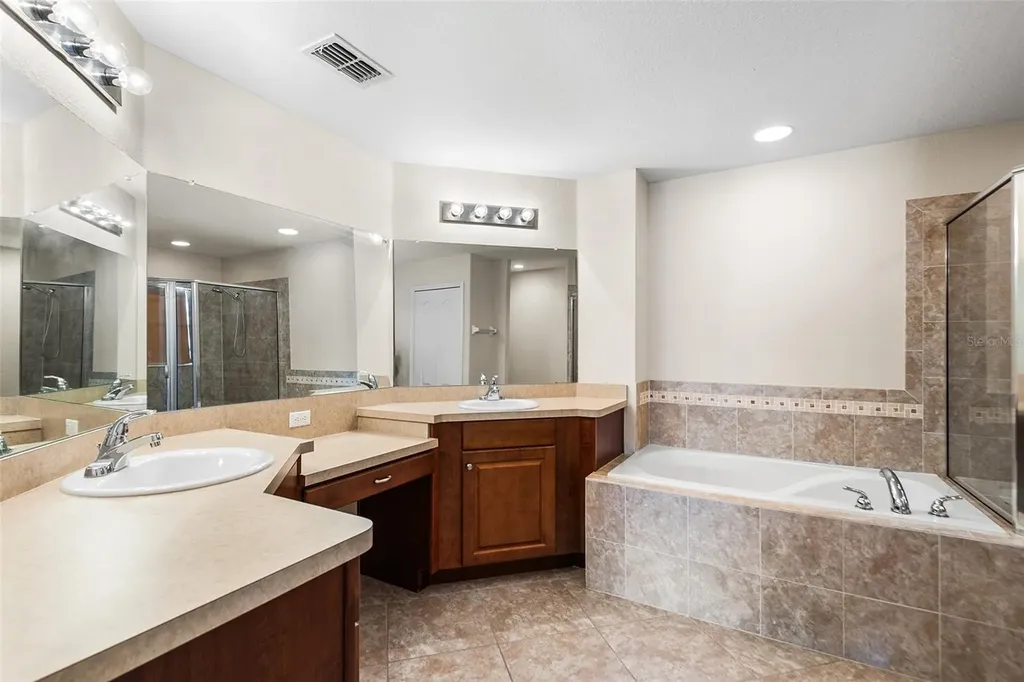 2037 Lakeridge Drive Winter Haven FL 33881