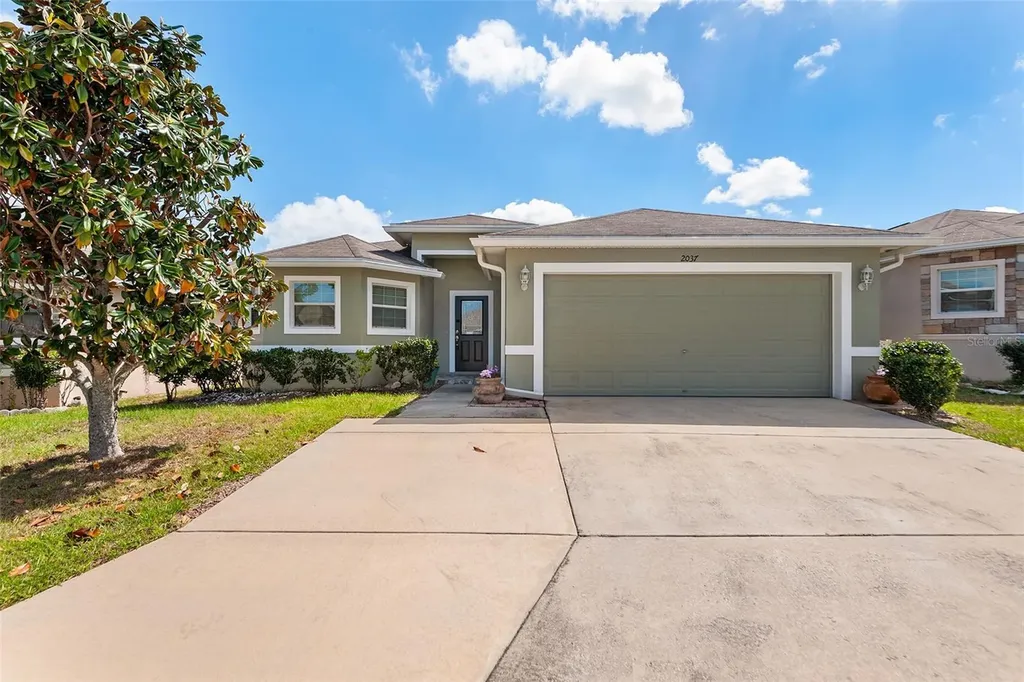 2037 Lakeridge Drive Winter Haven FL 33881