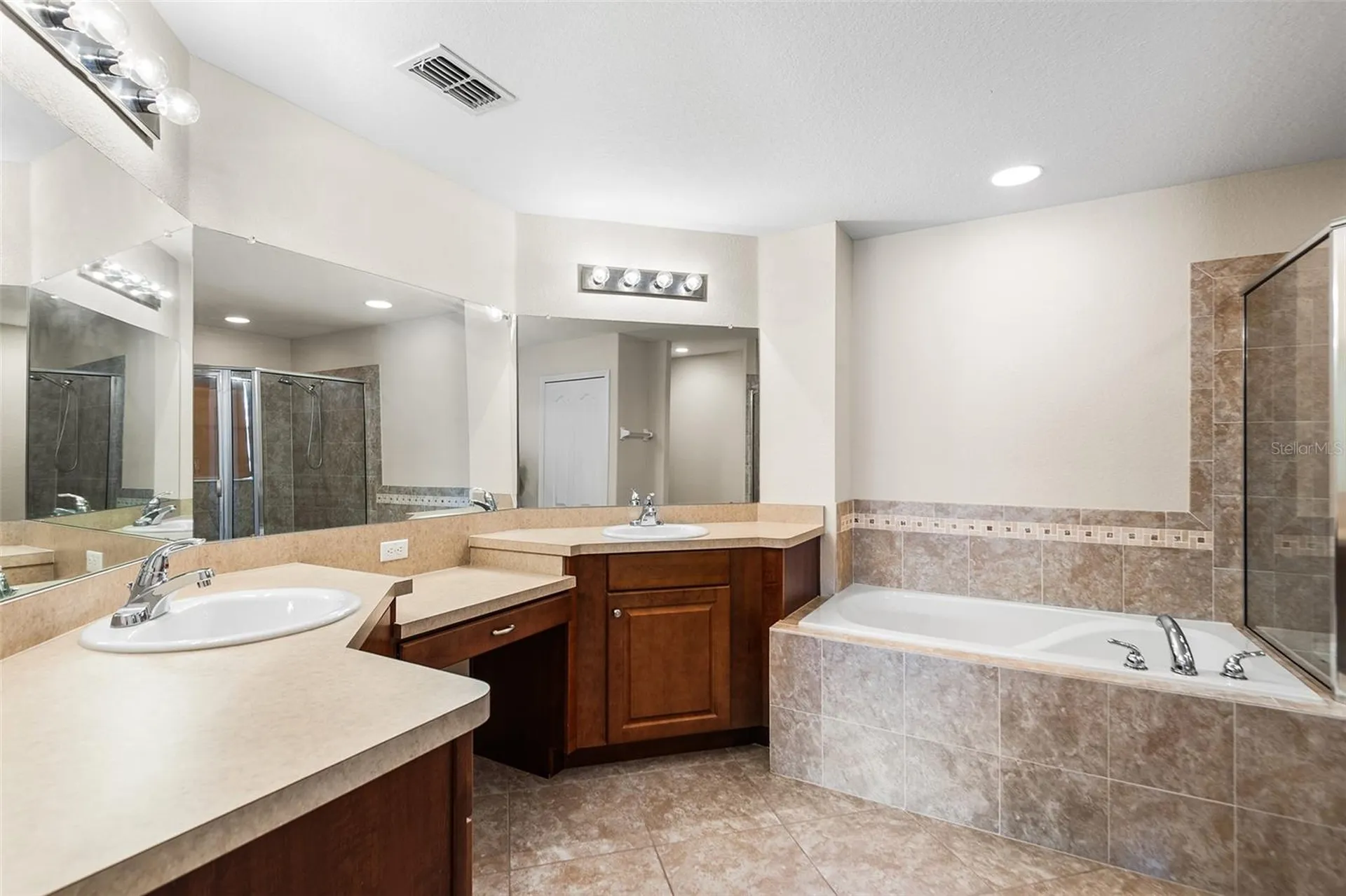 2037 Lakeridge Drive Winter Haven FL 33881