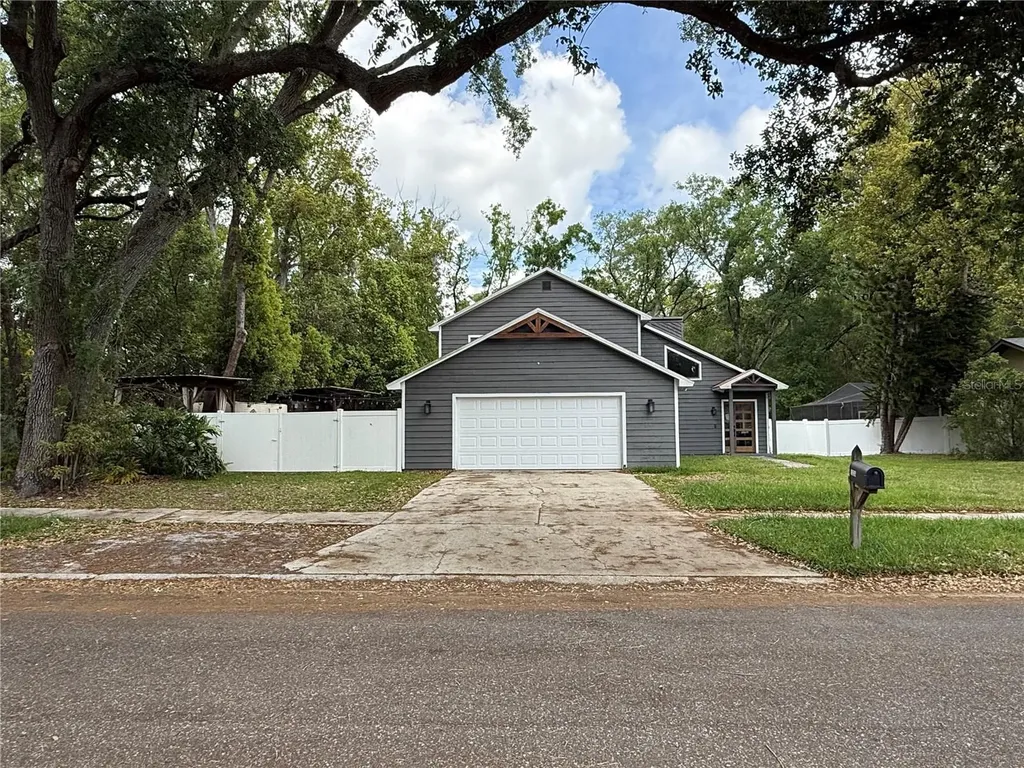 1024 Sylvia Lane Tampa FL 33613