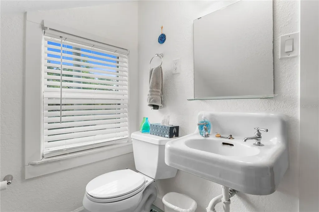 802 Dartmoor Street N St Petersburg FL 33701