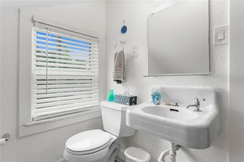 802 Dartmoor Street N St Petersburg FL 33701