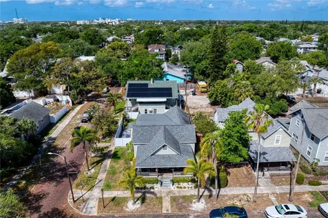 802 Dartmoor Street N St Petersburg FL 33701