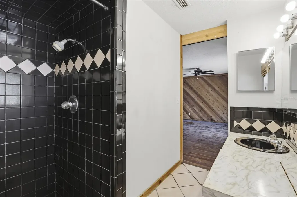 4006 NW 36th Terrace Gainesville FL 32605