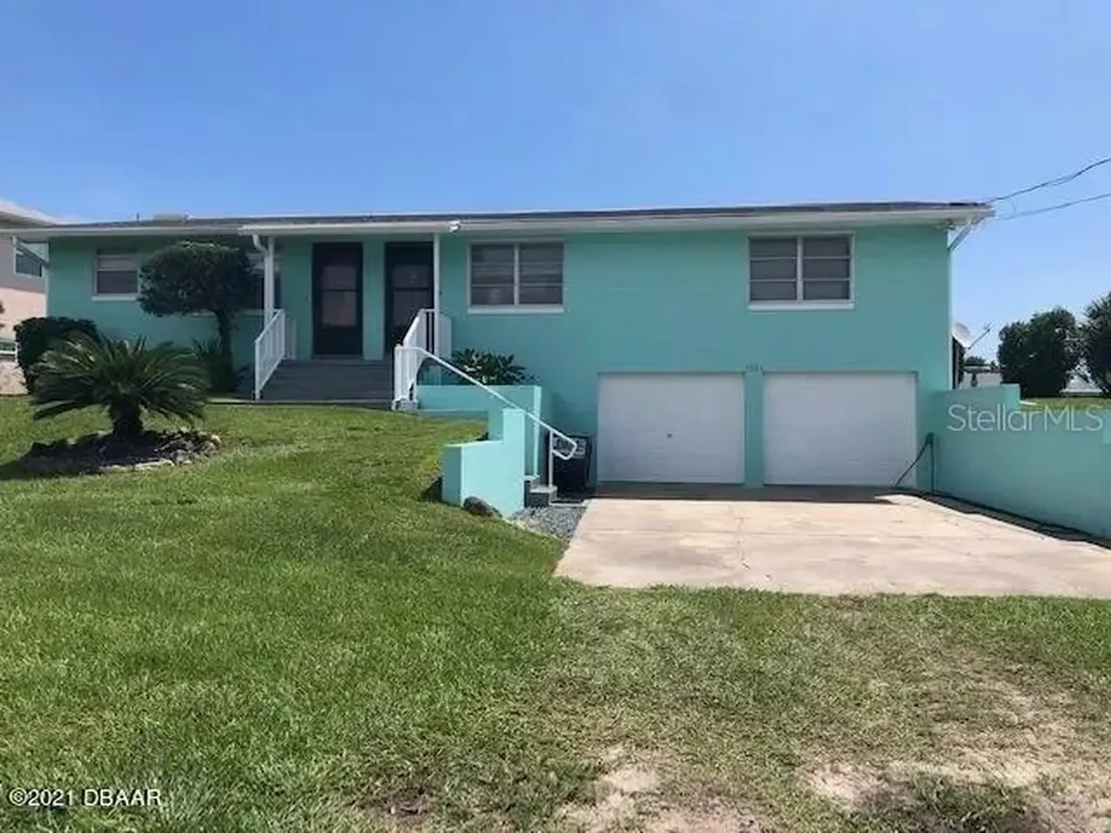 2007 Schulte Avenue Daytona Beach FL 32118