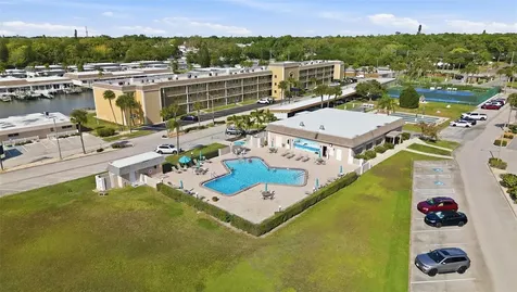 354 Boca Ciega Point Boulevard St Petersburg FL 33708