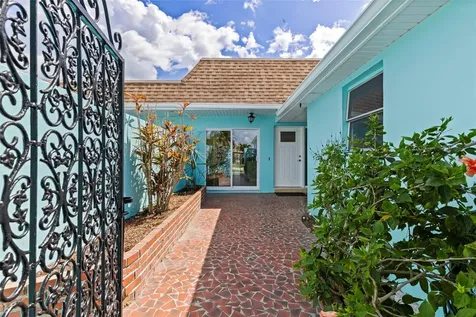 354 Boca Ciega Point Boulevard St Petersburg FL 33708