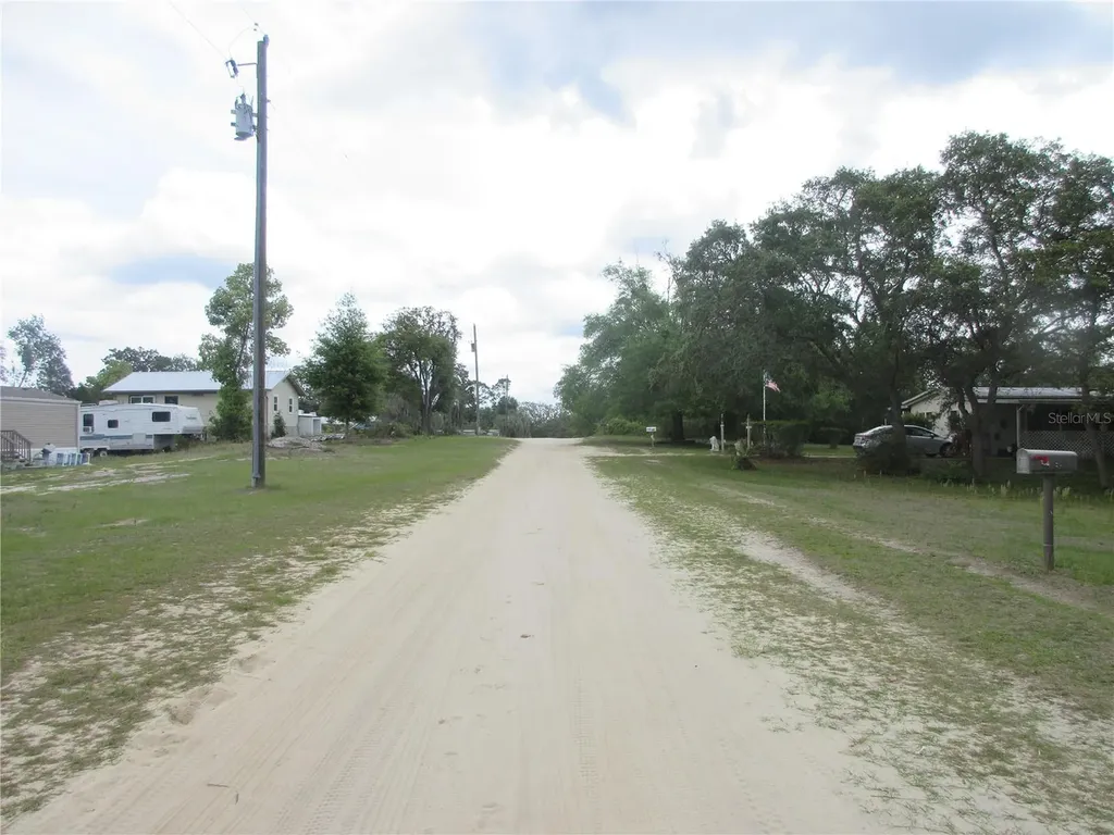 18167 SE 19th Street Silver Springs FL 34488