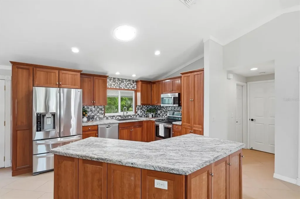 5947 S Shadytree Path Homosassa FL 34448