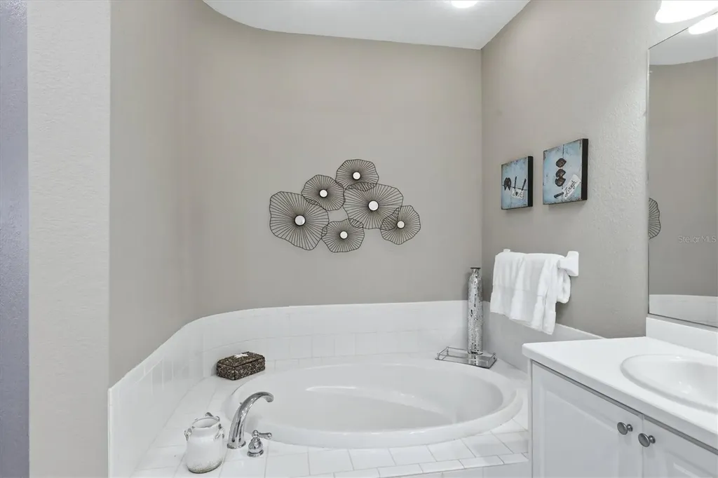 5514 46th Court W Bradenton FL 34210