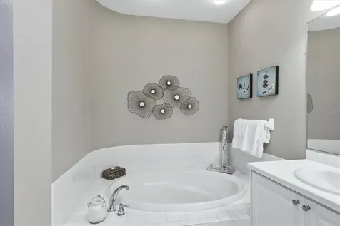 5514 46th Court W Bradenton FL 34210