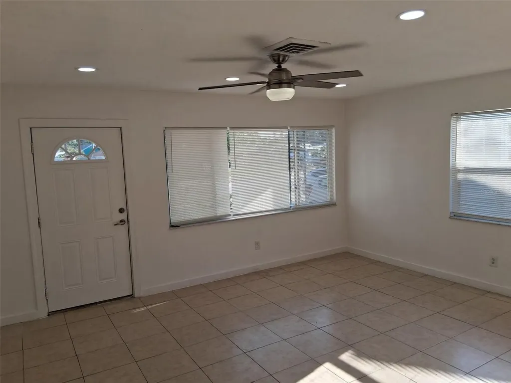 2843 13th Avenue N St Petersburg FL 33713