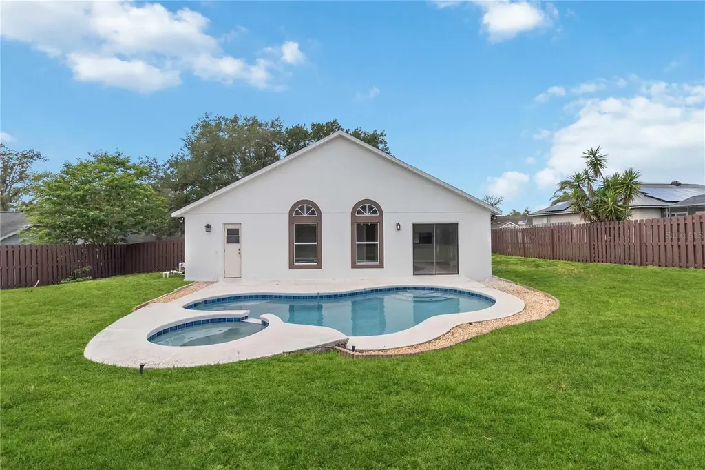 232 Bent Oak Loop Davenport FL 33837