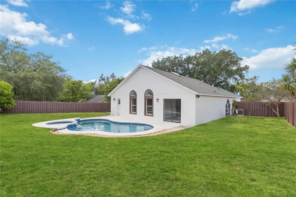 232 Bent Oak Loop Davenport FL 33837