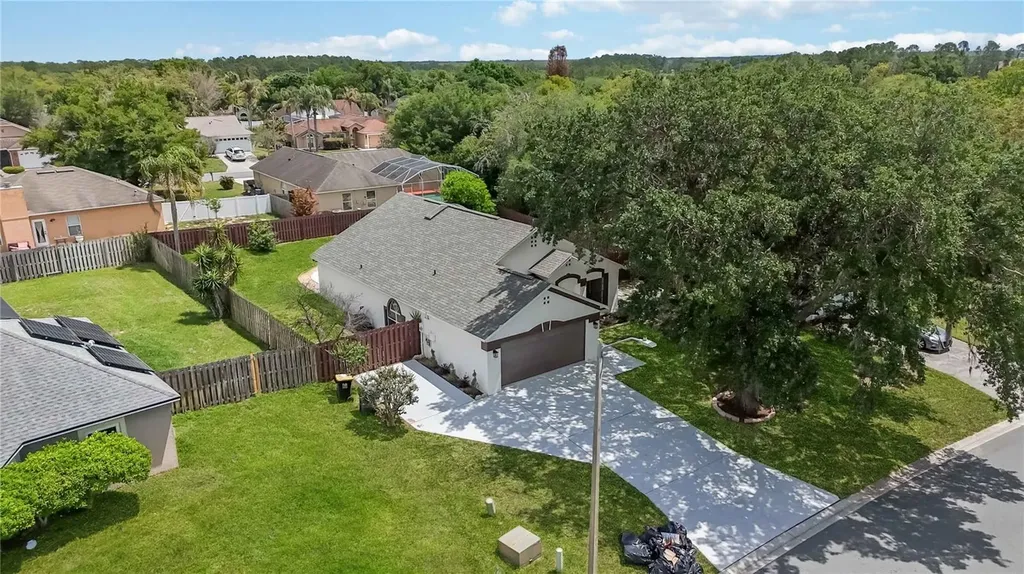 232 Bent Oak Loop Davenport FL 33837